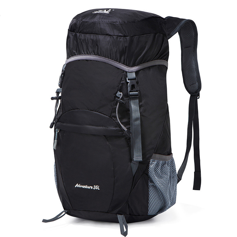 Ergonomic school bag with padded S-shaped straps